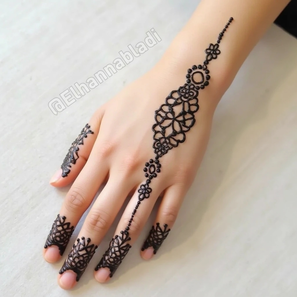 نقش حناء ناعم عربي وبسيط