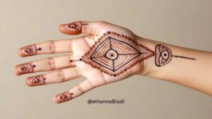 نقش حناء دوائر ومثلثات للاطفال