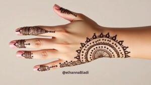 نقش حناء دوائر ومثلثات للاطفال