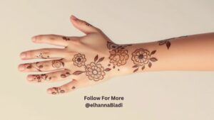 نقش حناء للاطفال باشكال زهور صغيرة 2025